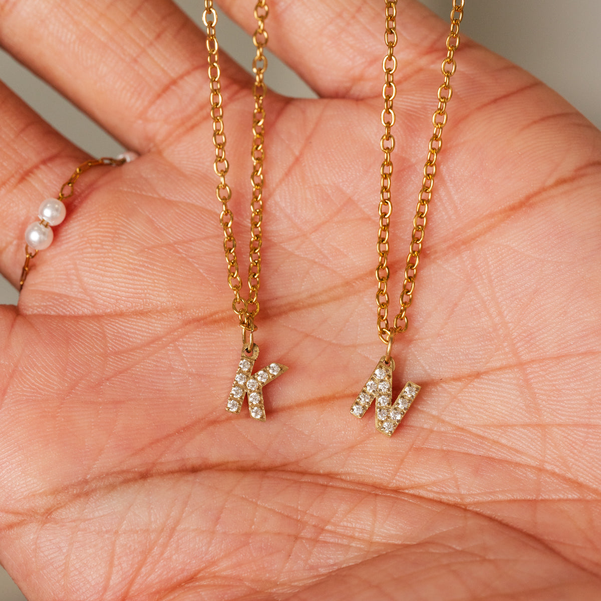Colar de Pedra com Inicial - Ouro