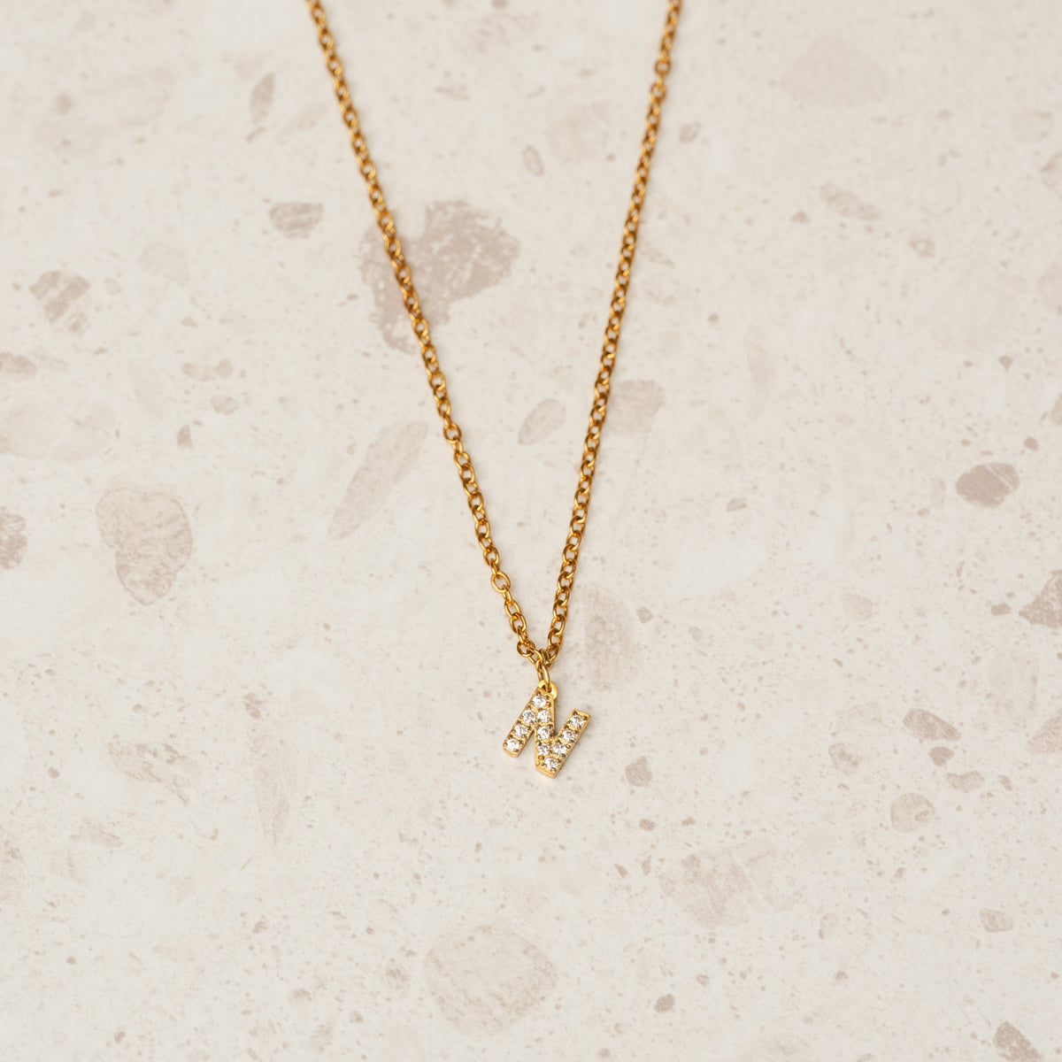 Colar de Pedra com Inicial - Ouro