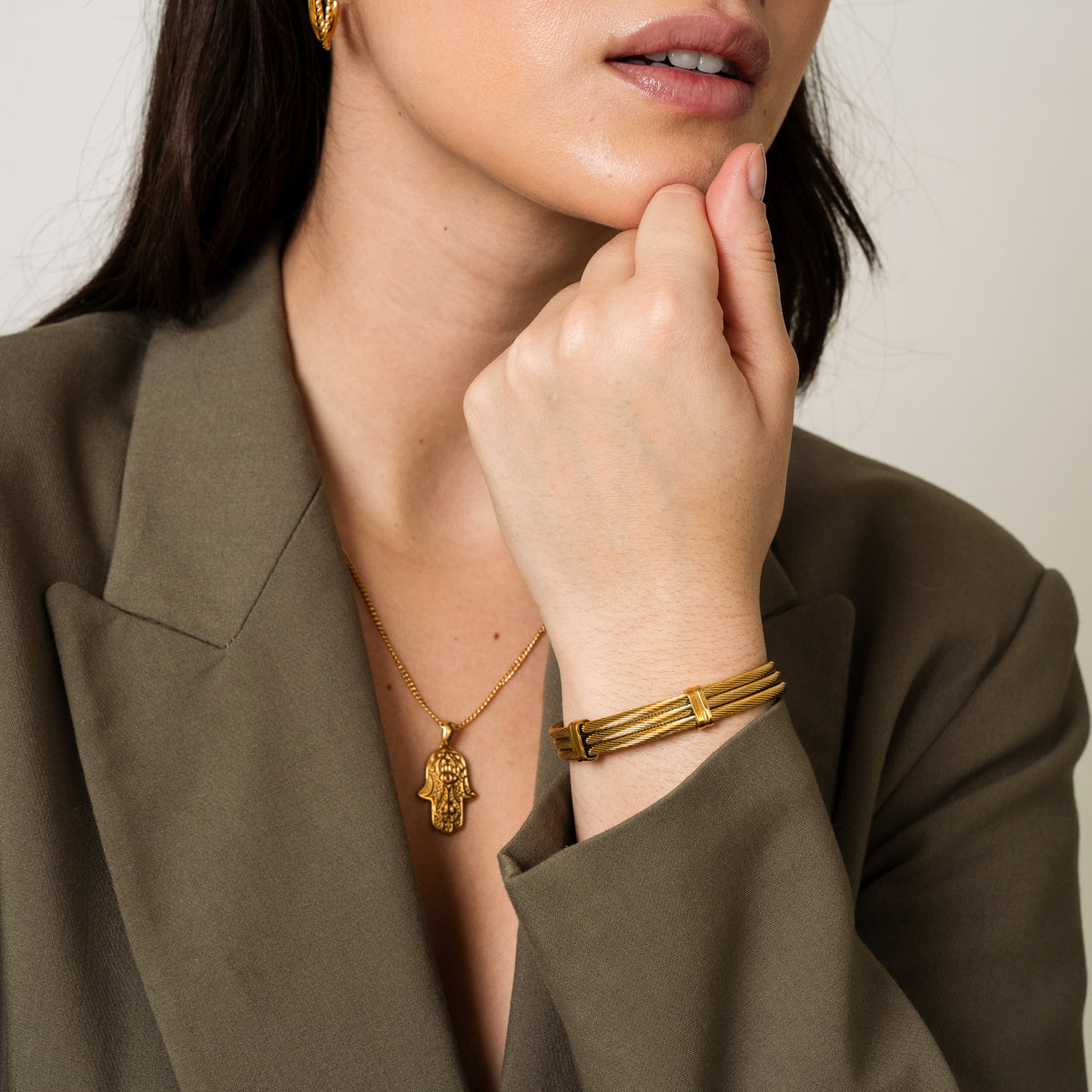 Colar com Pingente Hamsa em Ouro