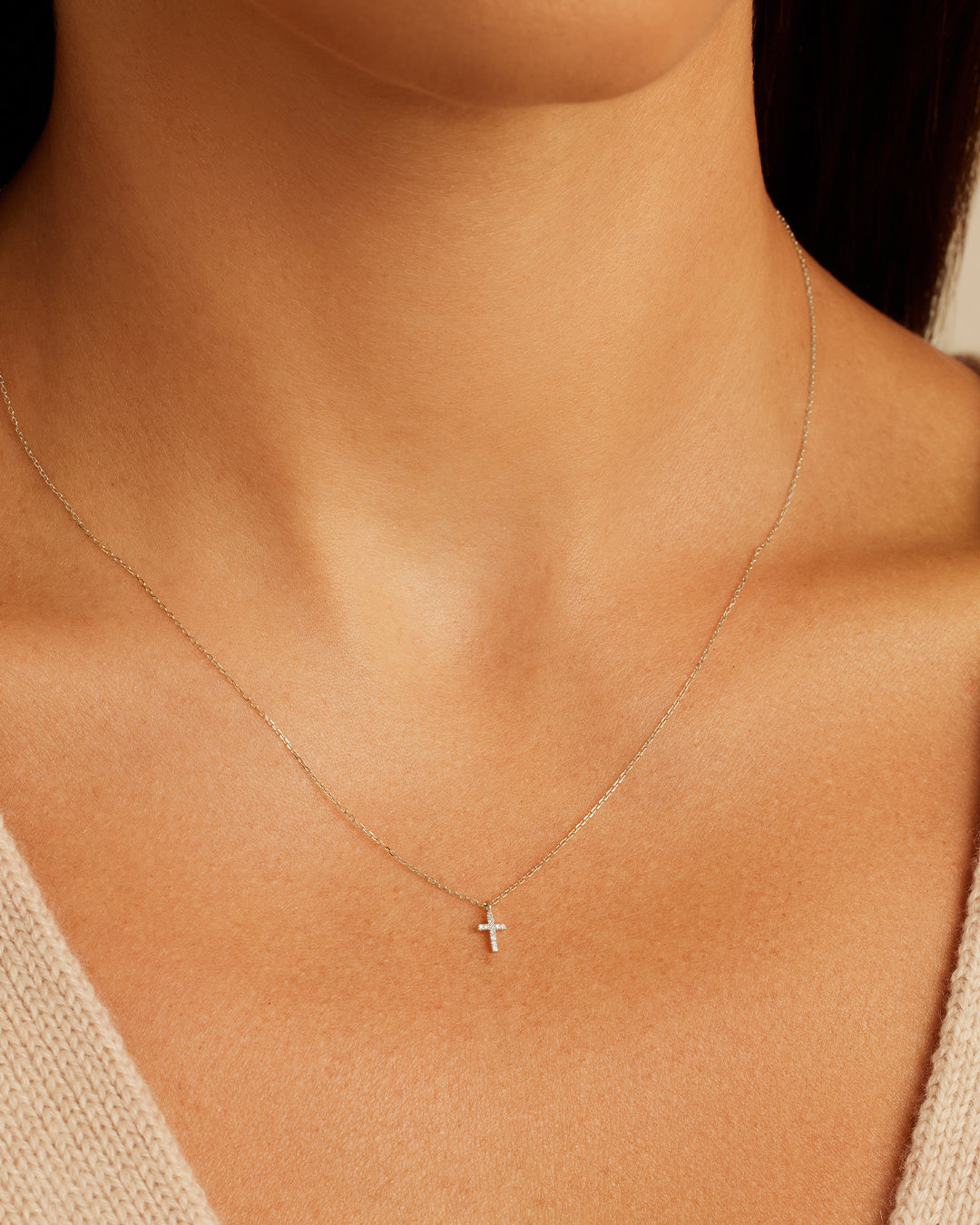 Colar com Cruz de Diamante
