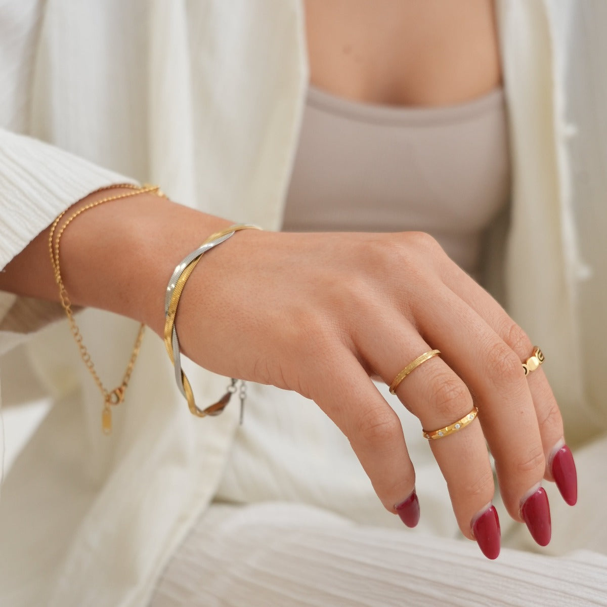 Anel Leuven em Ouro - Superfície Elegante