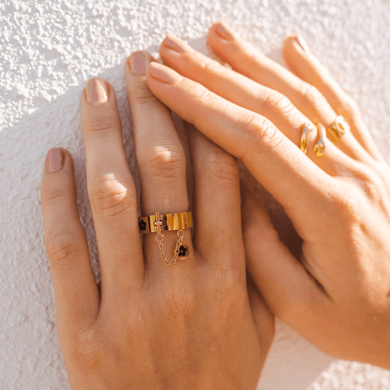 Anel Floral Elegante - Ouro