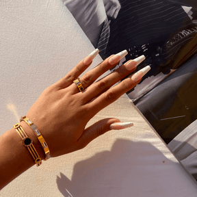 Anel Floral Elegante - Ouro