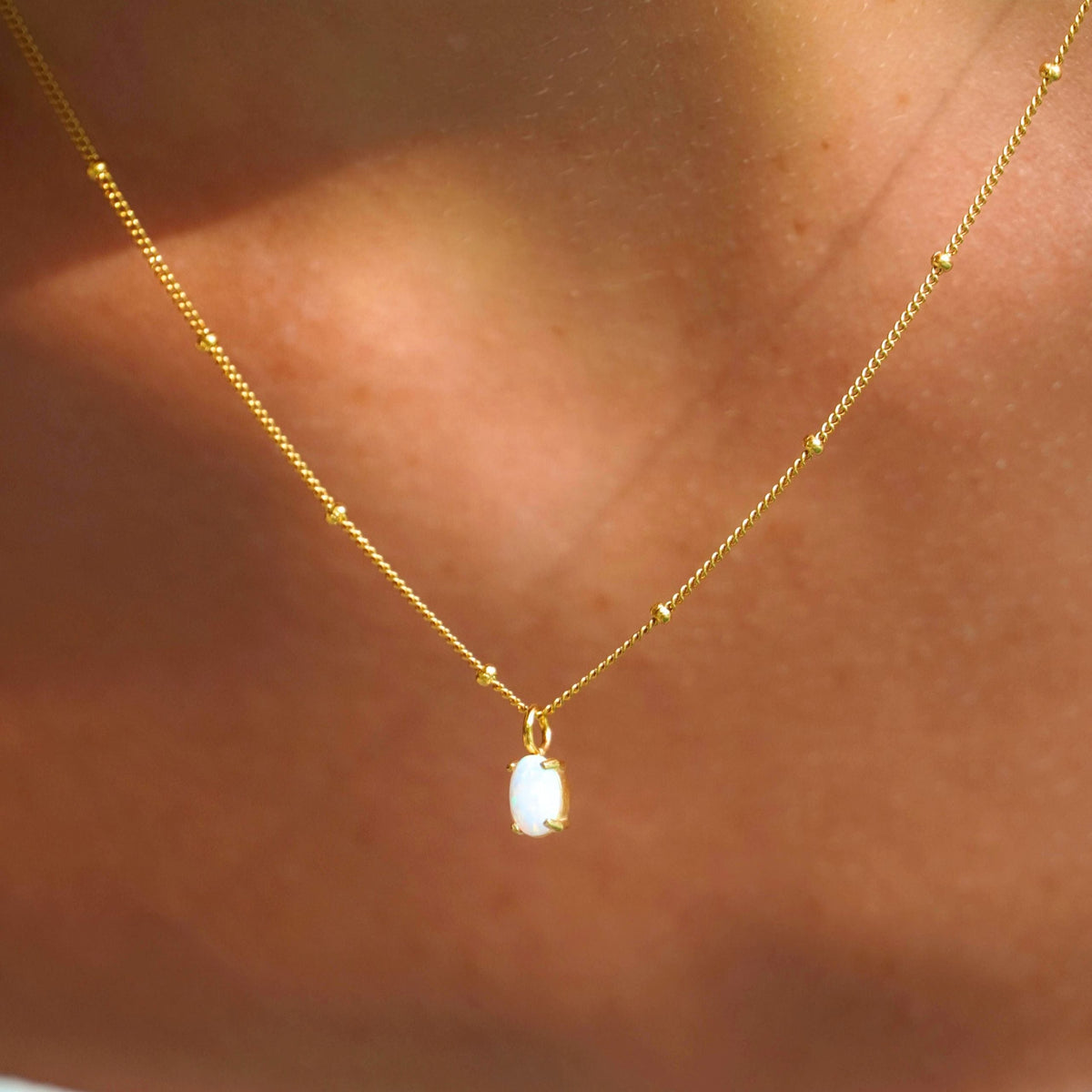 Colar com Pedra Retangular