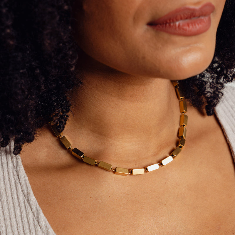 Colar de Corrente Retangular em Ouro