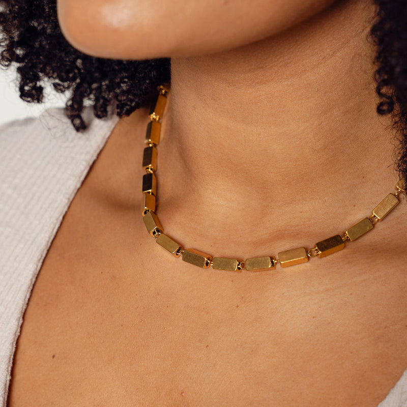 Colar de Corrente Retangular em Ouro