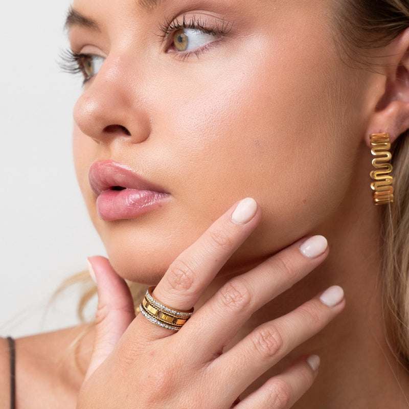 Brincos de Argola Ripple em Ouro